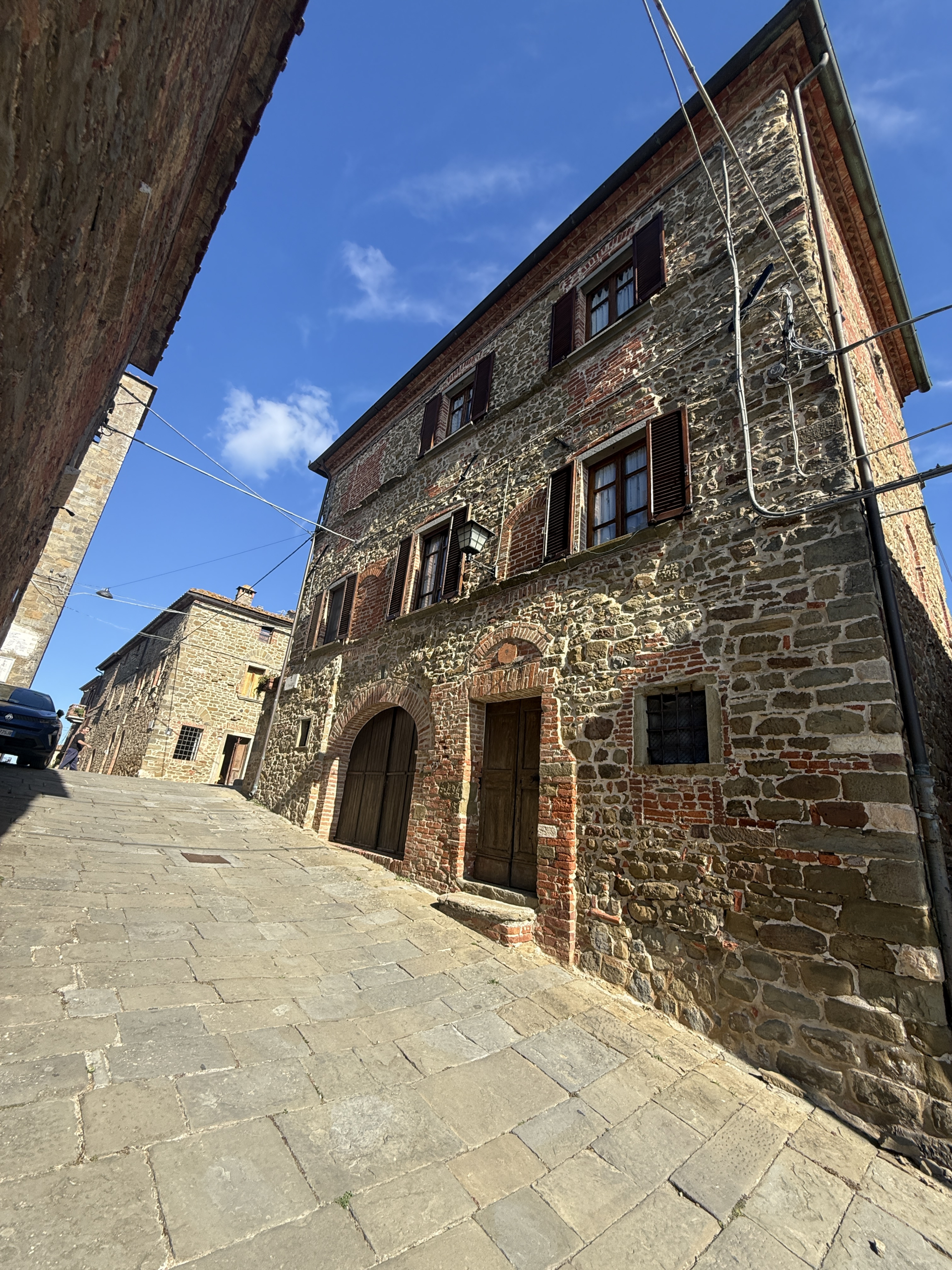 Angolare